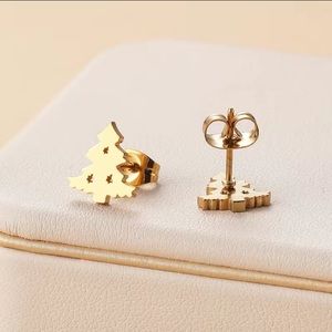🌷🆕🌲Christmas Tree Earrings, Brand New